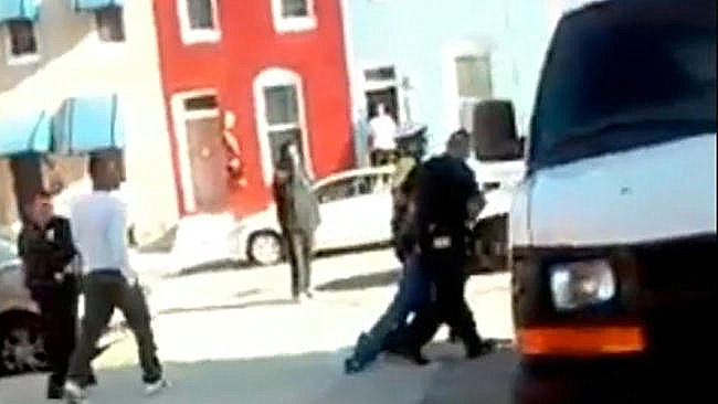 bal-video-zurawik-on-freddie-gray-arrest-videos-20150420-1.jpg